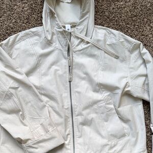 Lululemon Women's Cream Jacket
